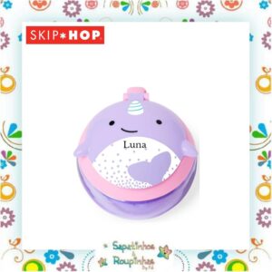 Skip Hop - Kit Porta Snack Zoo Baleia 222ml + Garrafa Flip Zoo Baleia Narval 390ml com gravação a laser - Imagem 7